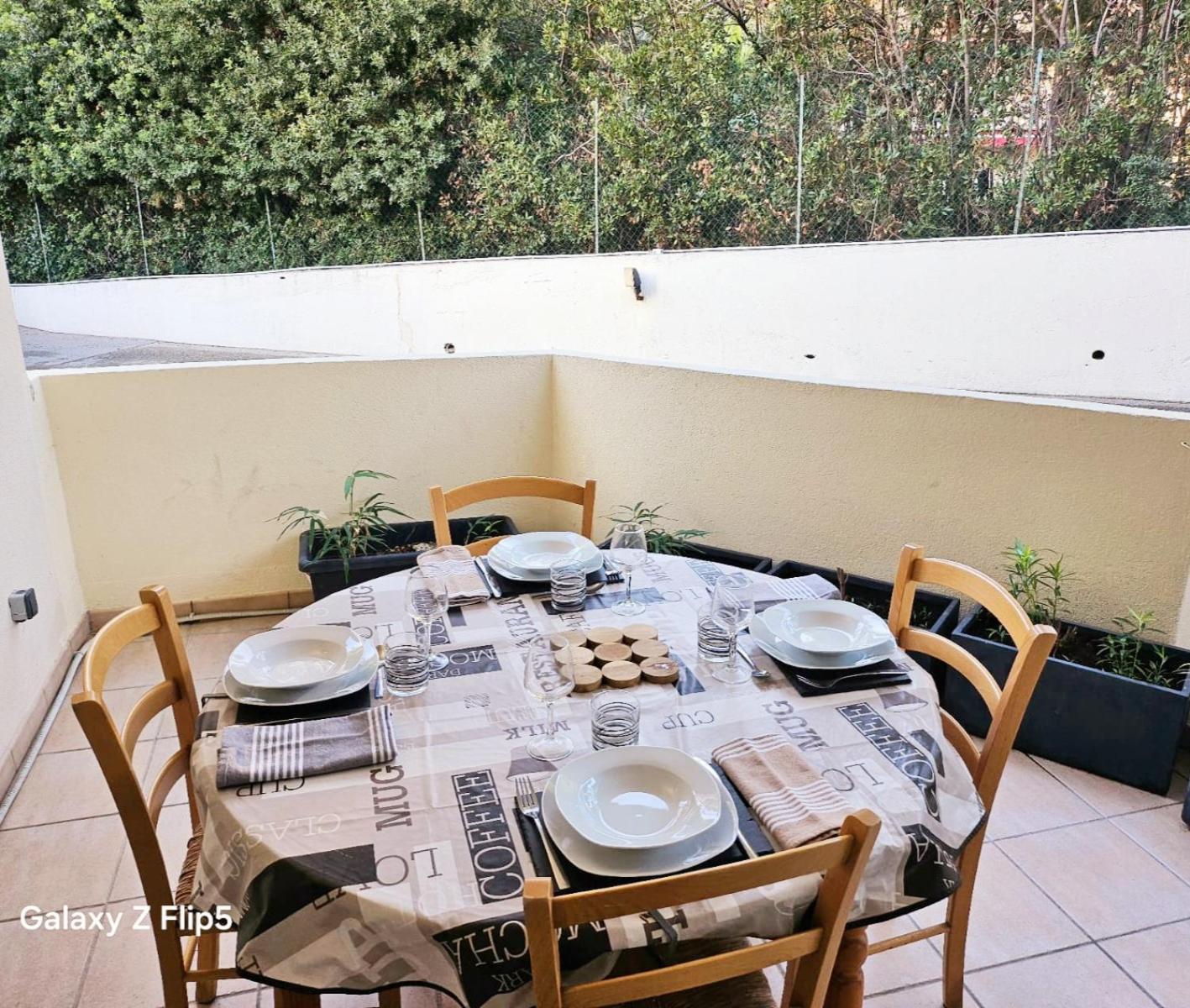 Apartamento Balcon, Parking, Piscine Et Clim' A 2 Pas Du Port Santa Lucia Saint-Raphaël Exterior foto